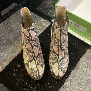 Sam Edelman Abella booties